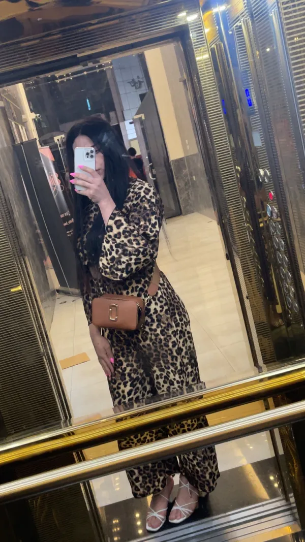كارول جي Avatar Bg