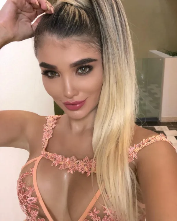 Natasha Eva Avatar Bg