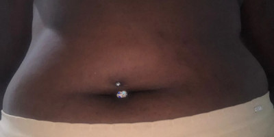 CURVY DARKSKINNED WOMAN AVAILABLE FOR SHORT TIME