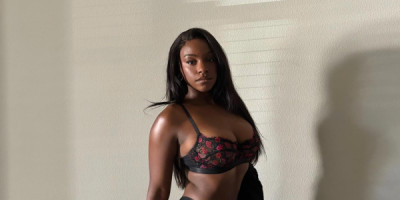 Jeune et irrésistible J'aime ressentir du plaisir et vivre chaque fantasme sans limites