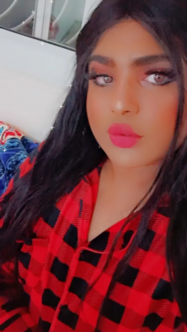 Nour Salop Avatar Bg