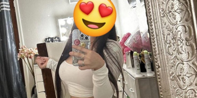 Belle fille âgée de 22 ans Élégante escorte vip