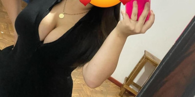 Belle fille âgée de 23 ans Élégante escorte vip