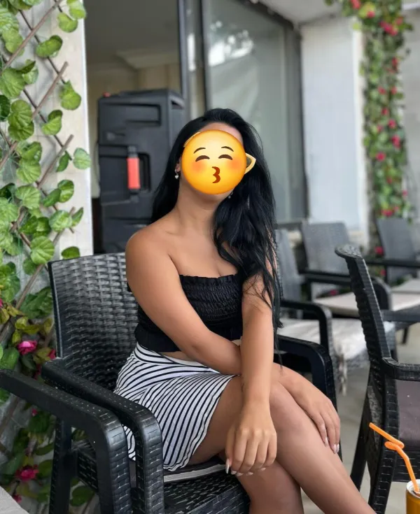 Laila Sexy Avatar Bg
