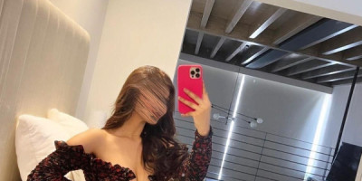 Julia je suis à Marrakech 22 ans fille gentille et très calme pour vous