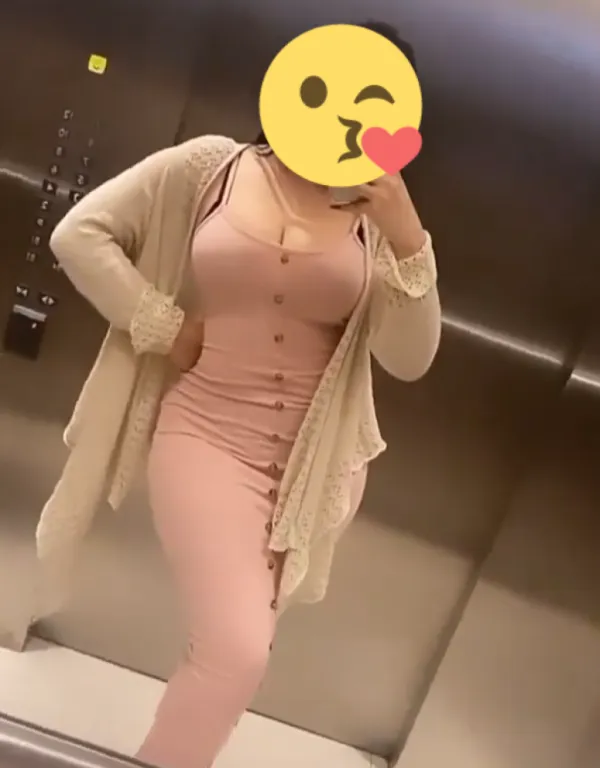 Aîcha Avatar Bg