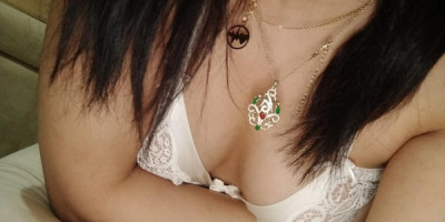 Masseuse Saraà Votre service Pour Top Massage à Domicile chez vous