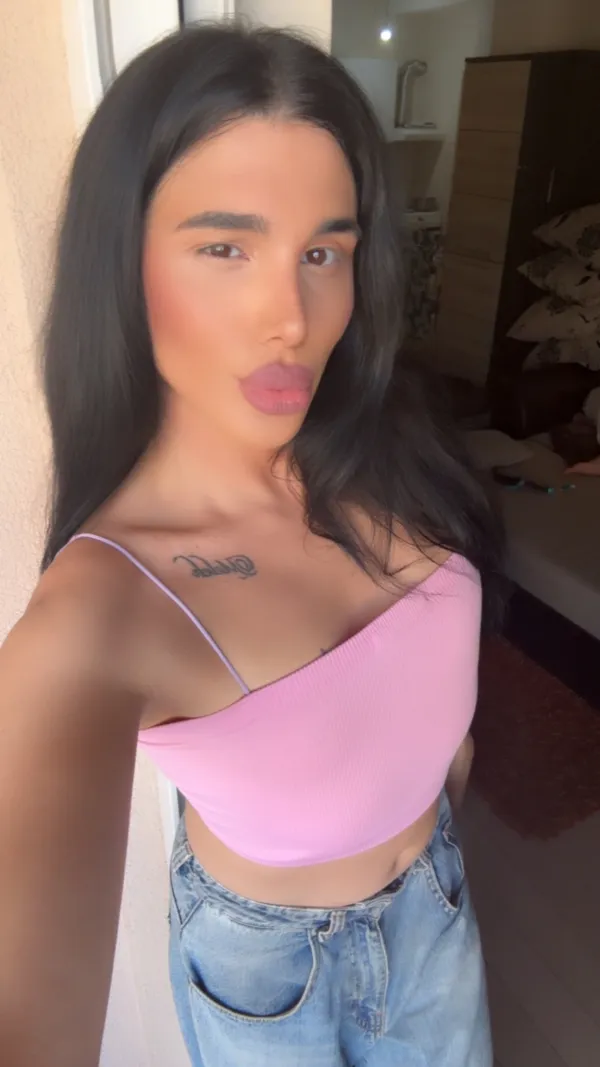 Katya Trans Avatar Bg