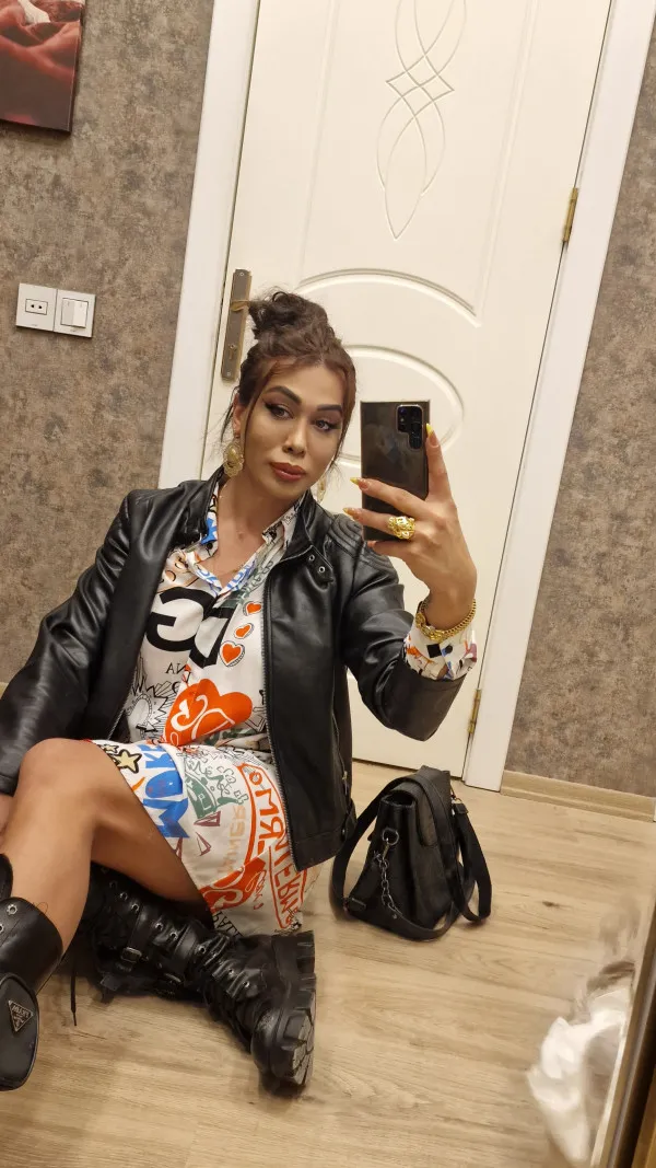 Sisi Trans Avatar Bg