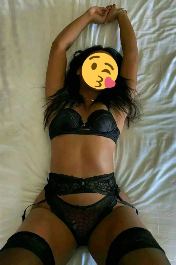 Escorte Girl Avatar Bg