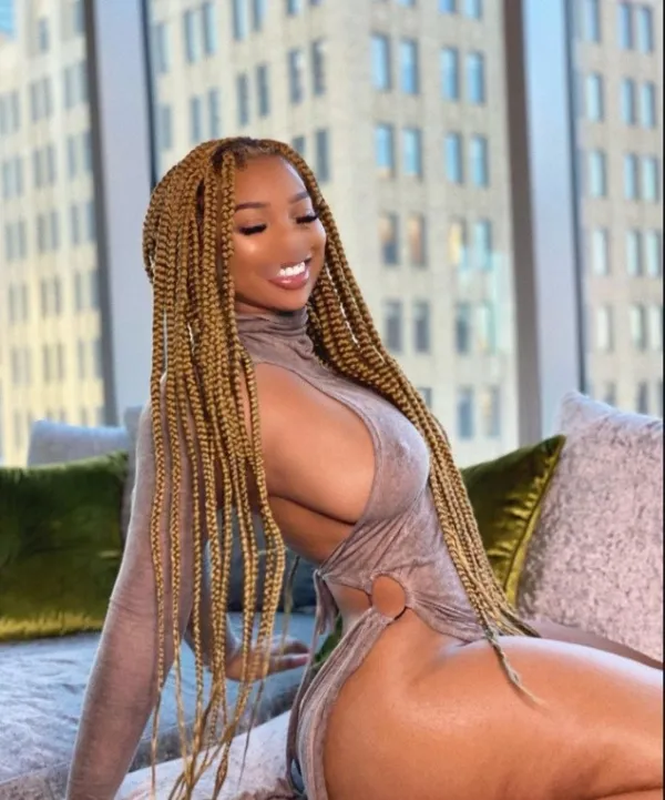 Amélyah Avatar Bg
