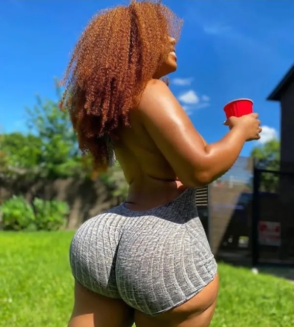 Amélyah Avatar Bg
