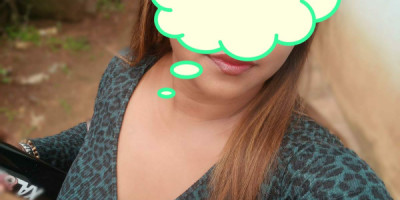 Jeune femme Ronde sexy femme Gourmande Réelle