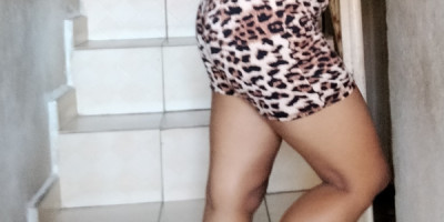 Taille moyenne peau blanche cheveux longs