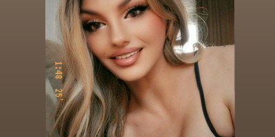 Elitna kurva za golem tvrd kur Mlada ubava sexy trans devojka so preubavo zenstveno telo go