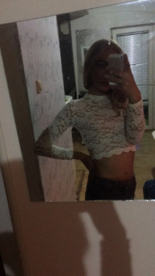 Mlada Trans Avatar Bg