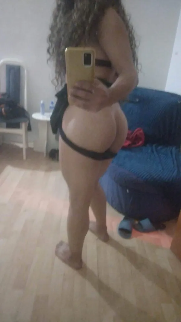 Tugce Avatar Bg