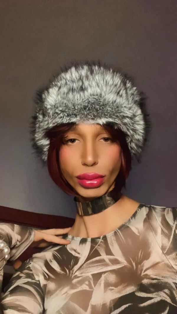 Anabelle Trans Escort Avatar Bg