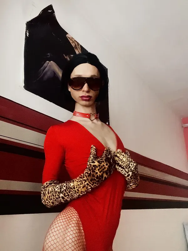 Anabelle Trans Escort Avatar Bg