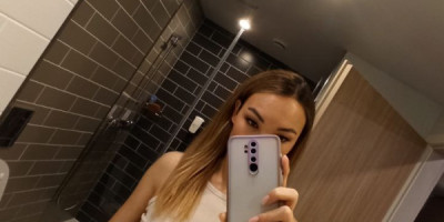 Luxurious trans girl from Central Asia with lush shapes and a dazzling smile