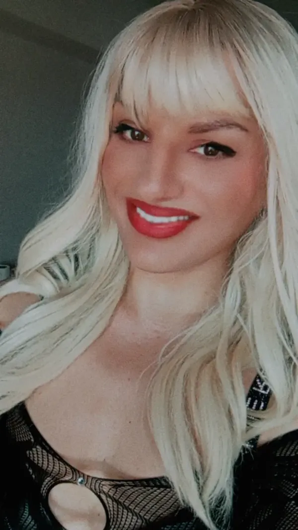 Safira Avatar Bg