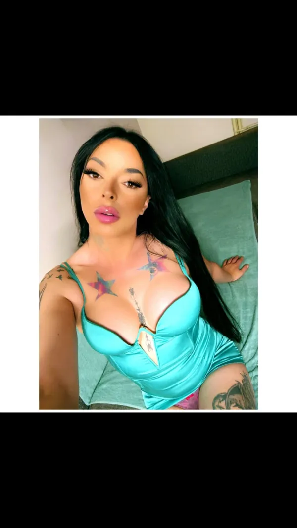 Valeria Avatar Bg