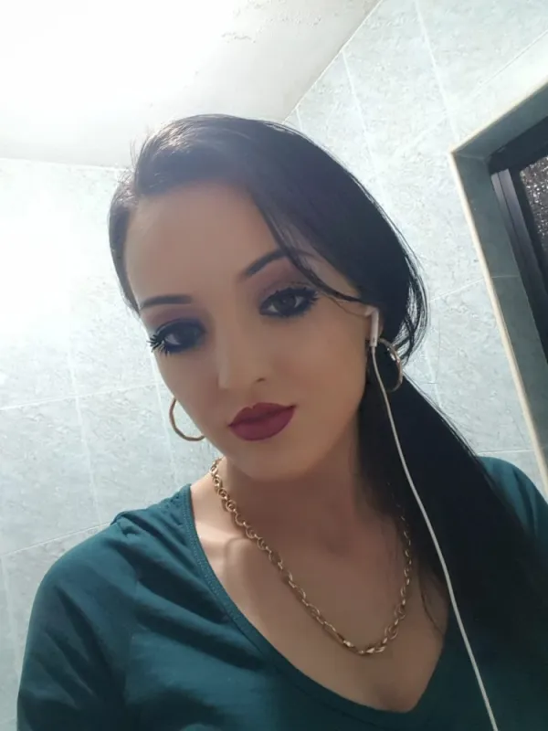 Denisse Avatar Bg