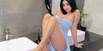 Hello beautiful white girl big natural boobs . Deeptroa 69 kiss French