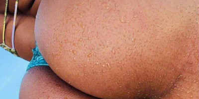 Sandra une belle fille brune avec des gros seins et une jolie fessier