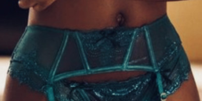Jolie paire de fesse suce gorge profonde sex vaginal
