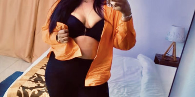 Bonjour je mappelle Aïcha je suis une belle fille à la peau claire .