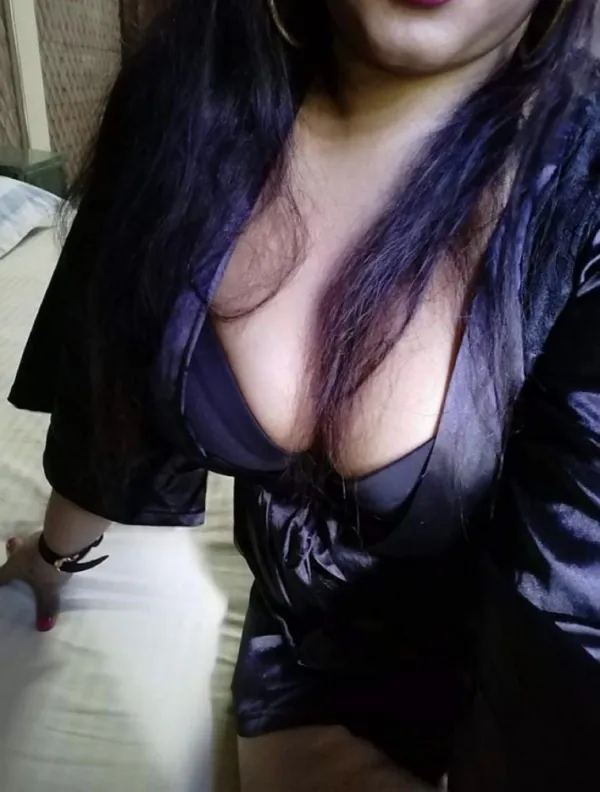 Elvira Avatar Bg