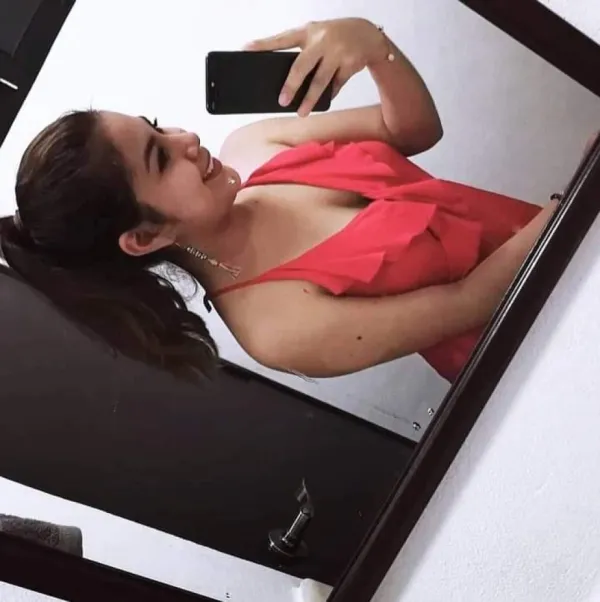 Valeria Avatar Bg