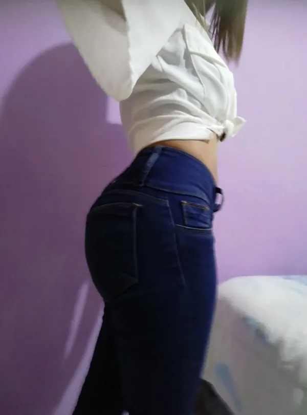 Alicia Avatar Bg