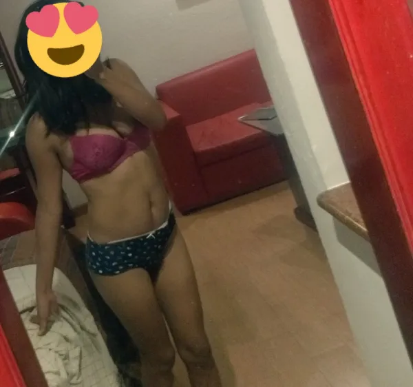 Isabela Avatar Bg