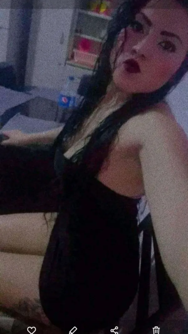 Violeta Avatar Bg