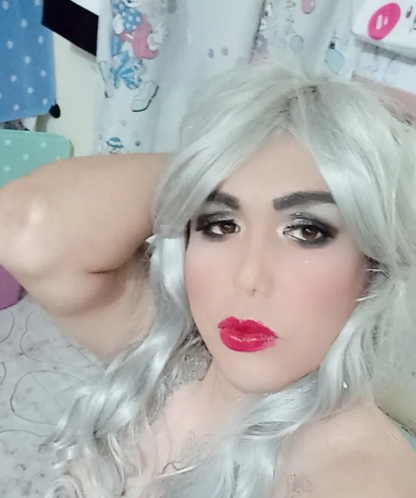 Ivana Avatar Bg