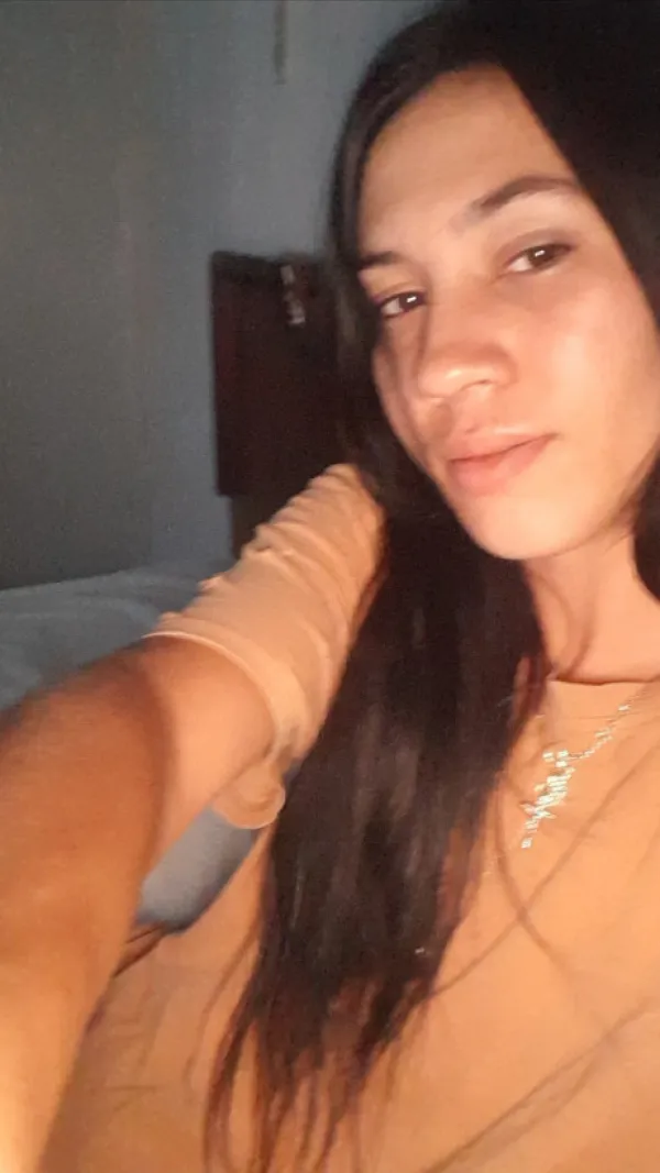 Alejandra Avatar Bg