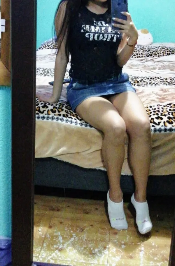 LARISA Avatar Bg