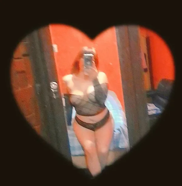 Fernanda Avatar Bg