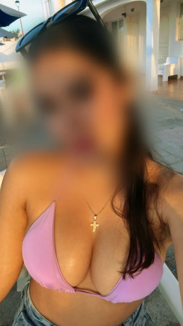 ISABELLA Avatar Bg