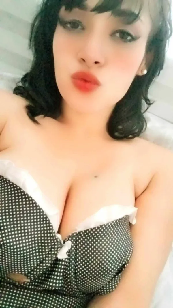 Liizz Hernández Avatar Bg