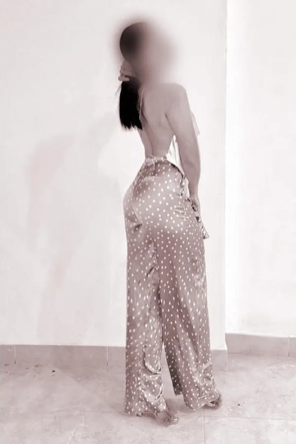 ISABELLA Avatar Bg