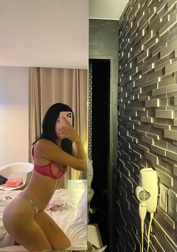 Hot Girl 69 Avatar Bg