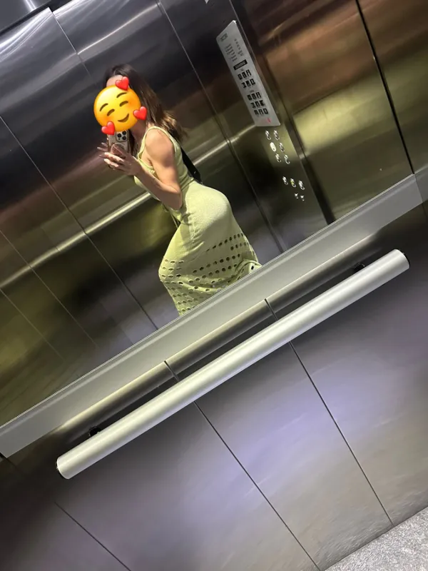 Hot Girl 69 Avatar Bg
