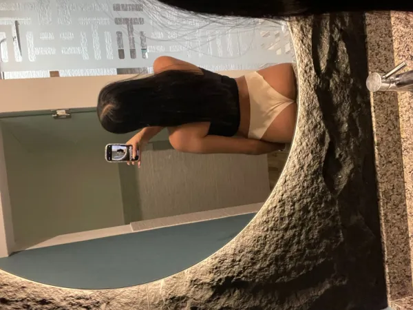 Hot Girl 69 Avatar Bg