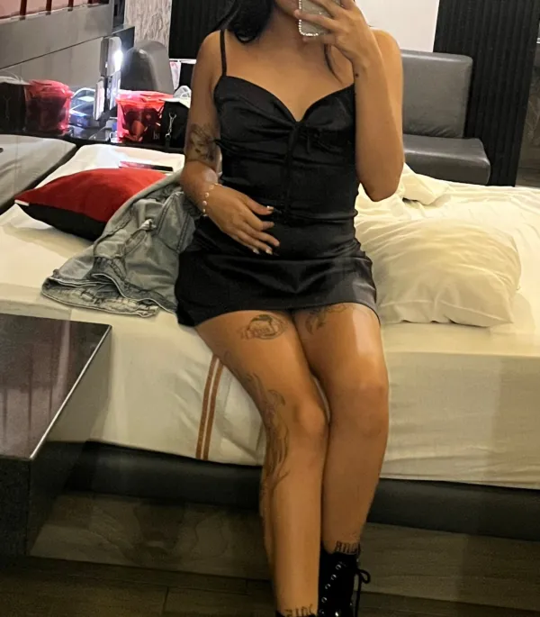 Hot Girl 69 Avatar Bg