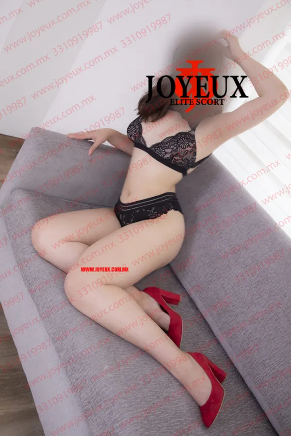 ALison Fox Avatar Bg