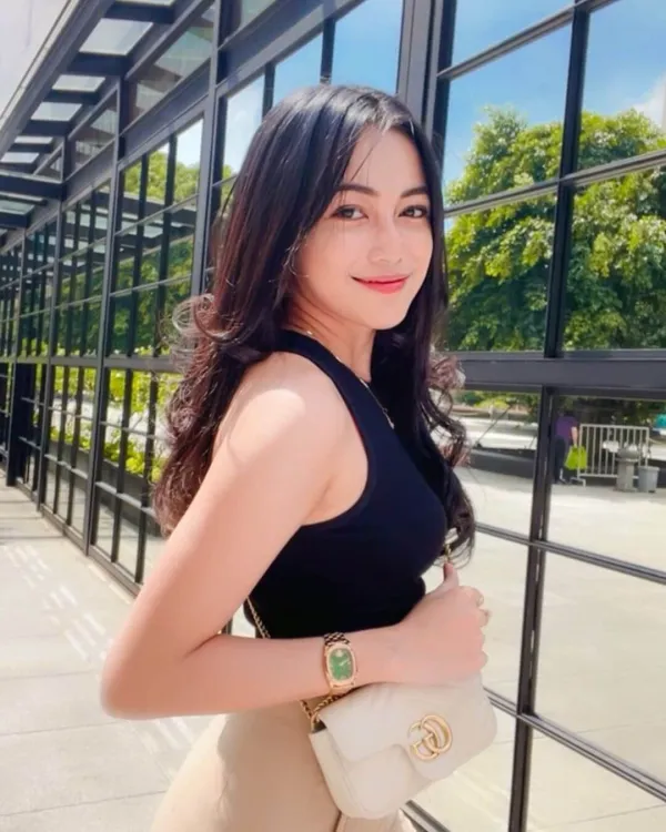 KL Malay Call Girl Avatar Bg