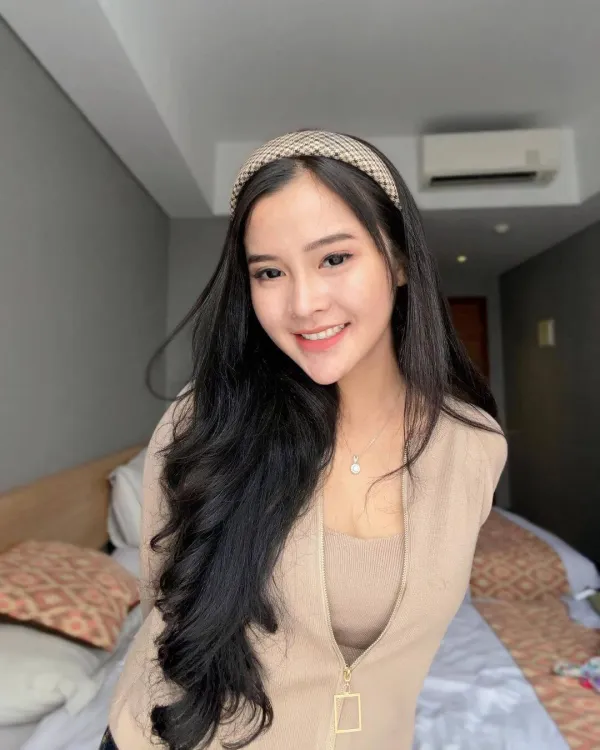 KL Malay Call Girl Avatar Bg
